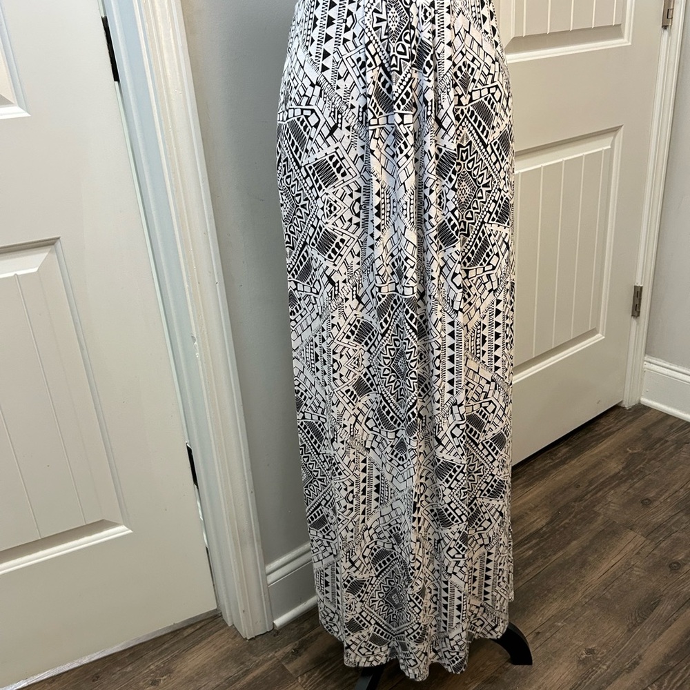 Cynthia Rowley XS Black White Geometric Tribal Print Jersey Knit Maxi Skirt